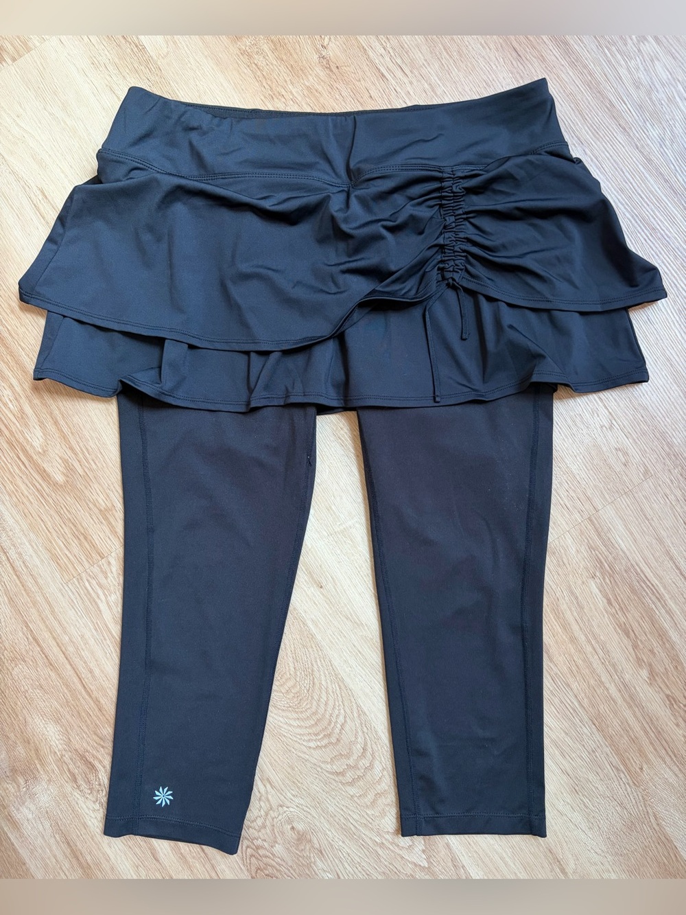 Athleta Cuteness Layered 2 in 1 Skirt Capri Leggings Black Large - Picture 2 of 8